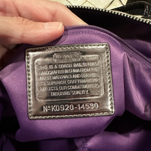 [Coach] Signature Black Logo Zipper Tote Bag - Picture 11 of 12